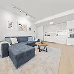 34th Floor - Touch The Clouds In The Tallest Building In Eurovea Apartman *