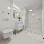 34th Floor - Touch The Clouds In The Tallest Building In Eurovea Apartman *