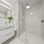 34th Floor - Touch The Clouds In The Tallest Building In Eurovea Apartman