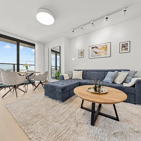 34th Floor - Touch The Clouds In The Tallest Building In Eurovea Διαμέρισμα Μπρατισλάβα