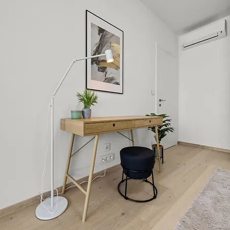 34th Floor - Touch The Clouds In The Tallest Building In Eurovea