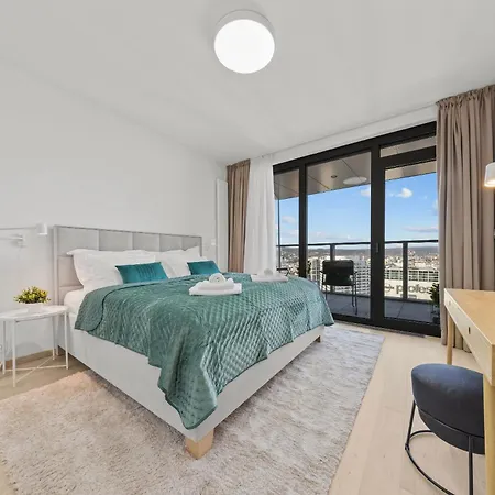 34th Floor - Touch The Clouds In The Tallest Building In Eurovea براتسيلافا